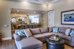 Smart TV, DVD player, foosball, table tennis - Magnificent Pool/Jac Home: 2 EnSuites, Walk2Disney (Anaheim)