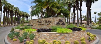 Wonderful Lakeside and golf course view!! No taxes for 28 night stay or longer.