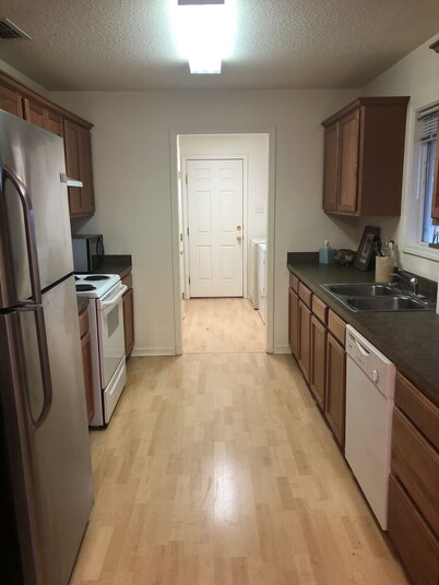 Farmstyle Comfort Minutes from Canyon