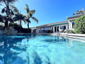 Lämmitetty uima-allas