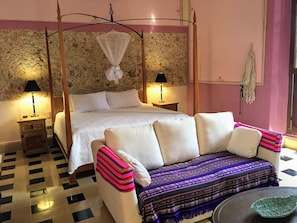 3 chambres, bureau, fer et planche à repasser, accès au Wi-Fi (inclus)