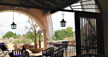 VILLA ROMANTICA. UNA OBRA MAESTRA COLONIAL VERDADERA. CERCA DE RESTAURANTES Y MUSEOS