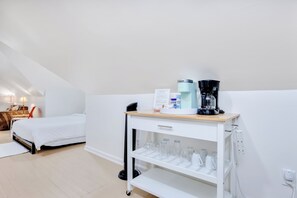 1 chambre, fer et planche à repasser, Wi-Fi gratuit, draps fournis