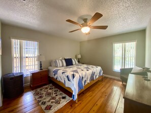 2 bedrooms, iron/ironing board, travel cot, free WiFi