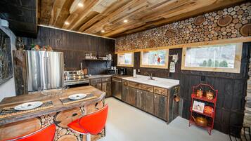 冰箱、微波炉、烤箱、炉灶