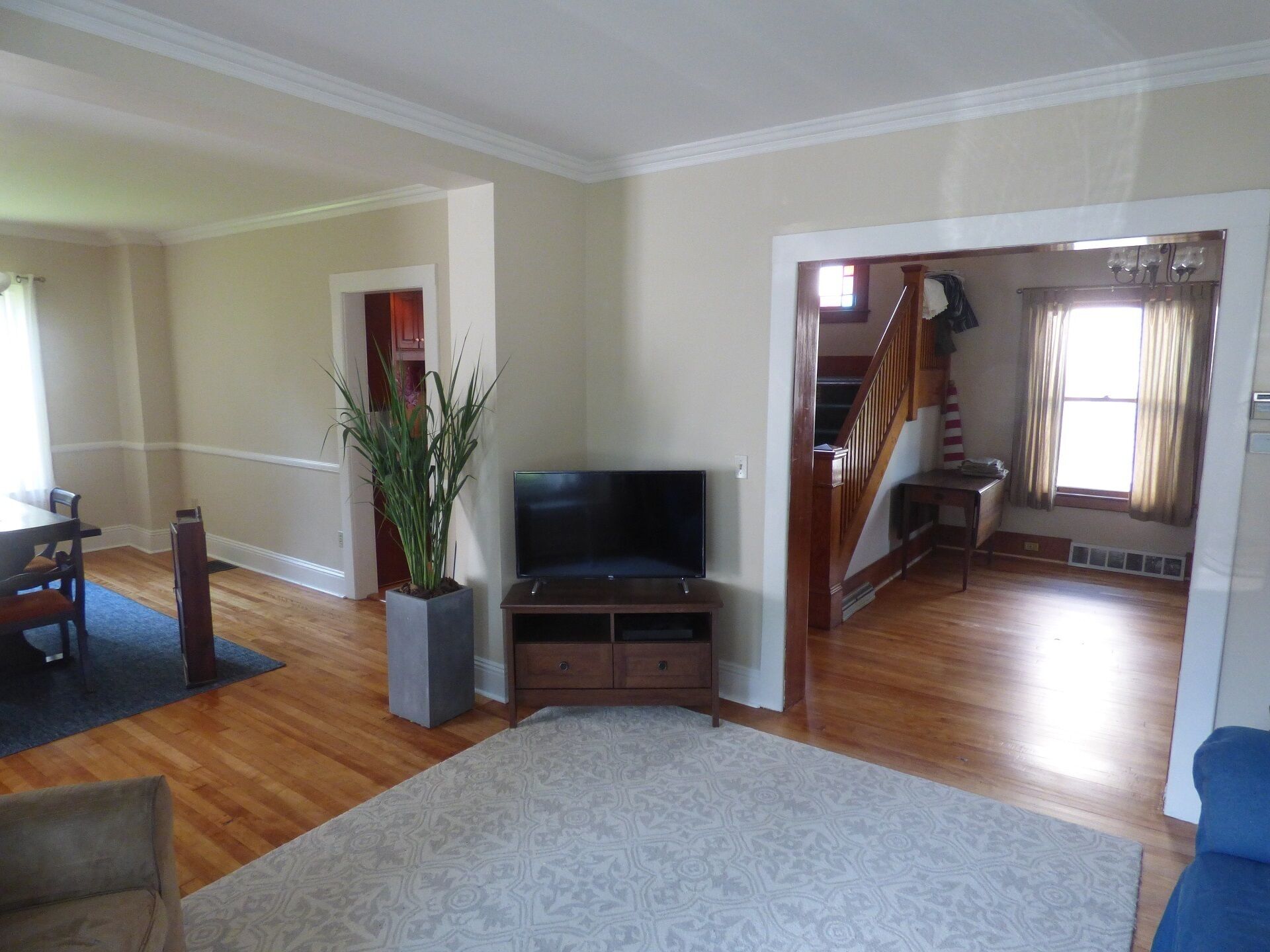 智能电视、桌上足球、书、影片库