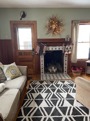 Smart-TV, Tischfußball, Bücher, Videothek