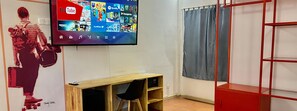 Deluxe Double Room Ensuite | Free WiFi, bed sheets - The Funky Village (Siem Reap)