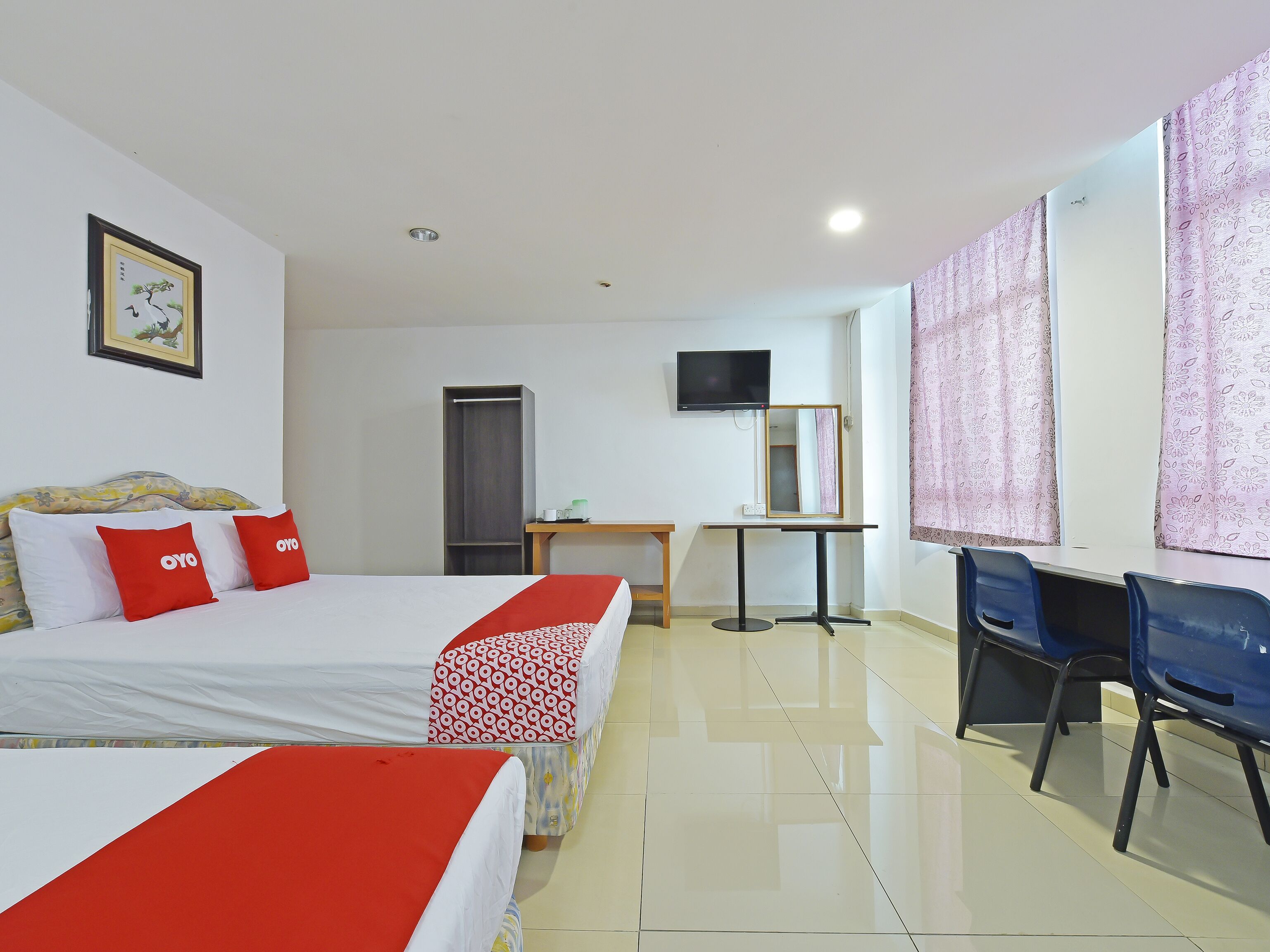 Desk, free WiFi, bed sheets