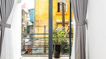 Business Studio, Balcony | Balcony