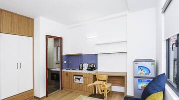 Business Studio, Balcony | Living area | LCD TV