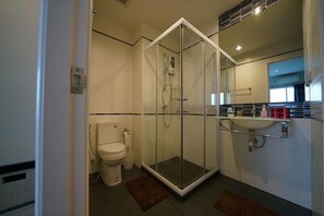 Free toiletries, hair dryer, towels