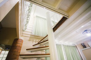 Deluxe Two Floor Quadruple Bedded Room | Een bureau, gratis wifi