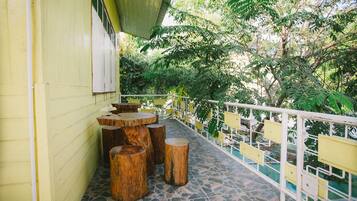 Escritorio y wifi gratis