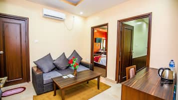 32-Zoll-LED-Fernseher mit Satellitenempfang, Fernseher