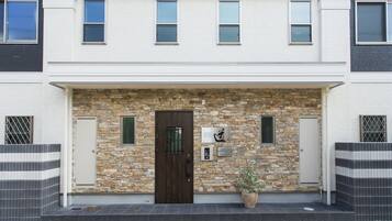 Entrée de l’hébergement