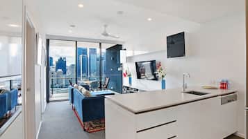 1 Bedroom Apartment City View | Living area