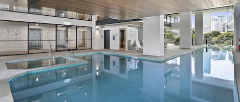 Außenpool, geöffnet von 06:00 Uhr bis 22:00 Uhr, Liegestühle