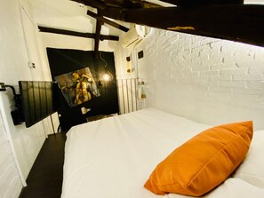 Soundproofing, free WiFi, bed sheets - Zhengxing Yanping Homestay (Tainan)