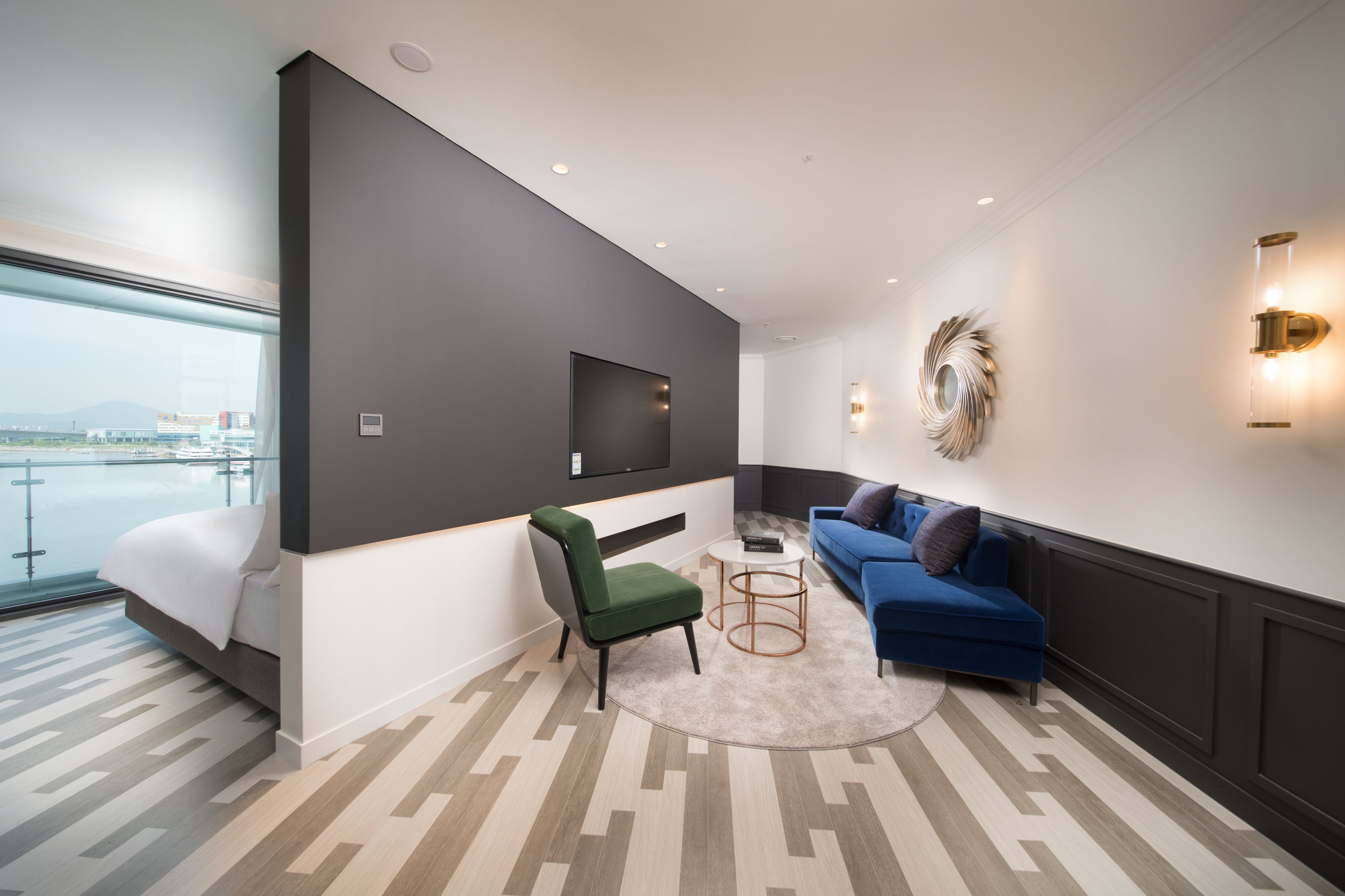 1 bedroom, premium bedding, in-room safe, desk