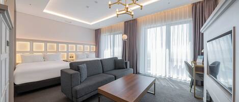 Junior Suite Family Twin (Pool included for 4 people) | Literie de qualité, coffre-fort, bureau