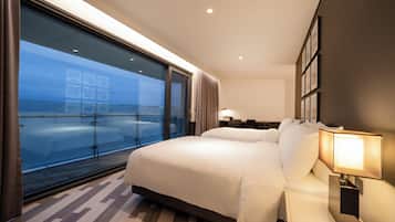 Marina Suite Quadruple Room - Swimming Pool Access | Premium bedding, in-room safe, soundproofing, WiFi (free)