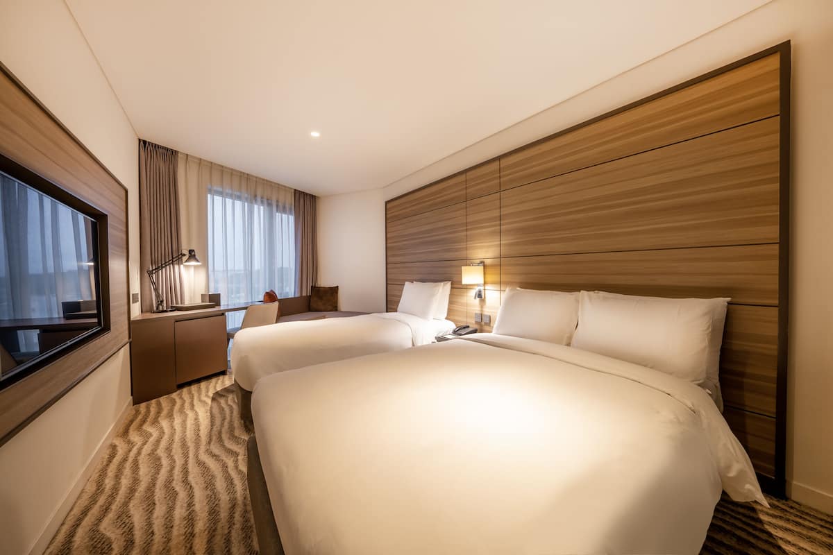 Deluxe Family Twin (Pool not included) | Biancheria da letto di alta qualità, una cassaforte in camera