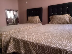 2 bedrooms, iron/ironing board, internet, bed sheets