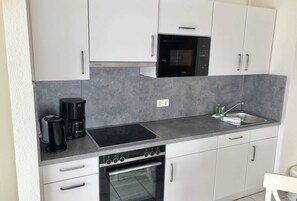 Køleskab, mikrobølgeovn, ovn, opvaskemaskine