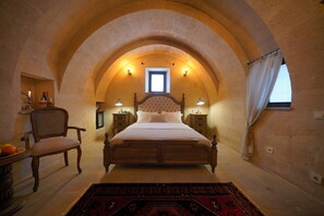 Economy Double Room, 1 King Bed, Non Smoking | In-room safe, soundproofing, iron/ironing board, free WiFi - Maya Cave Hotel (Uchisar)