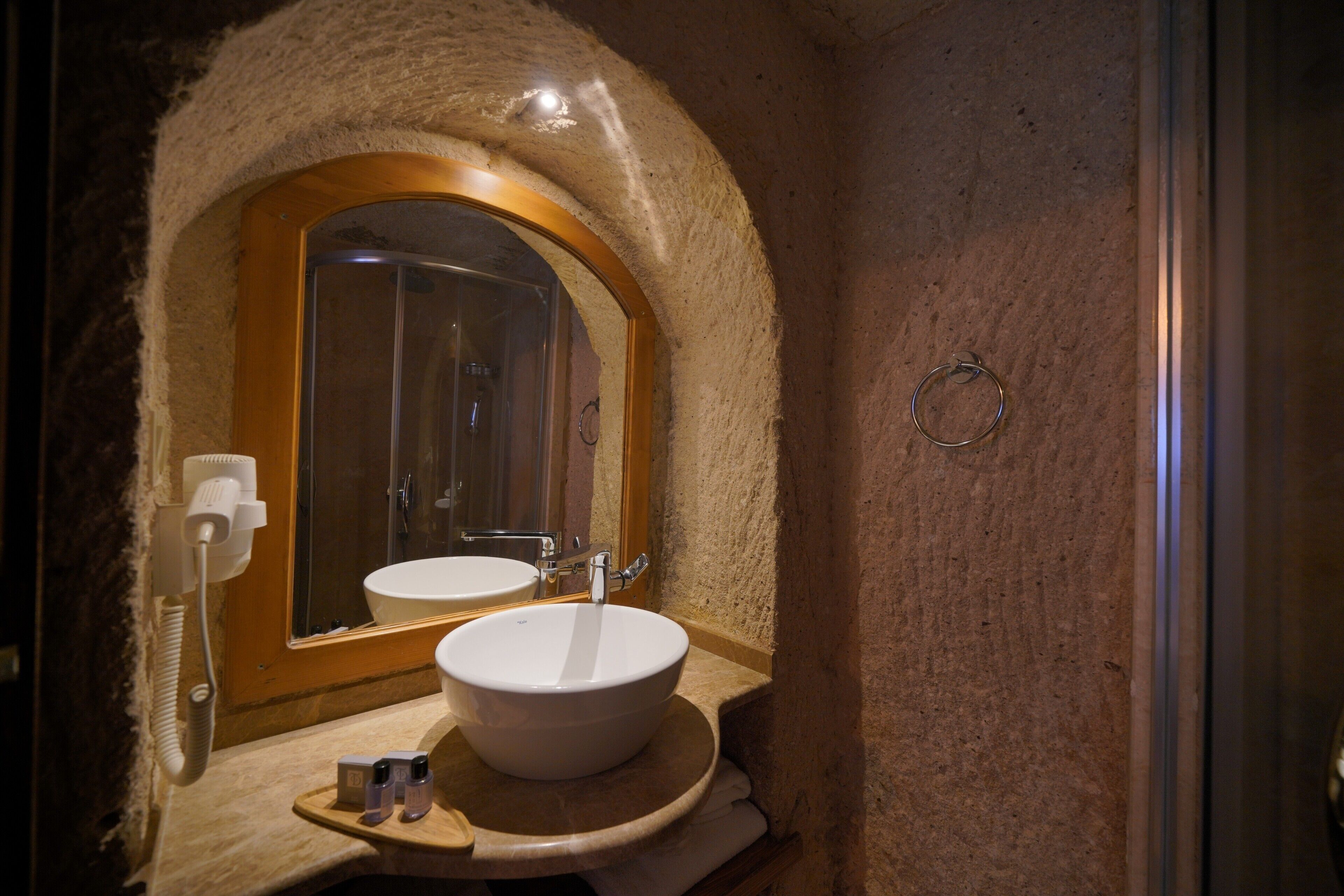 economy twin room, 2 single beds, non smoking | bathroom | hair dryer, slippers, towels