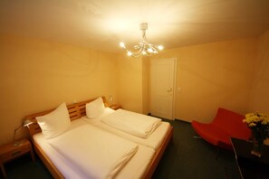 1 bedroom, travel cot, WiFi, bed sheets