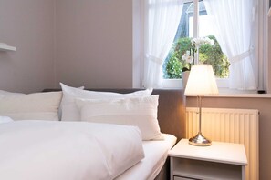 2 Schlafzimmer, Reisekinderbett, WLAN, Bettwäsche