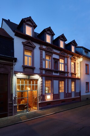 Front of property - Stadthotel (Kaiserslautern)