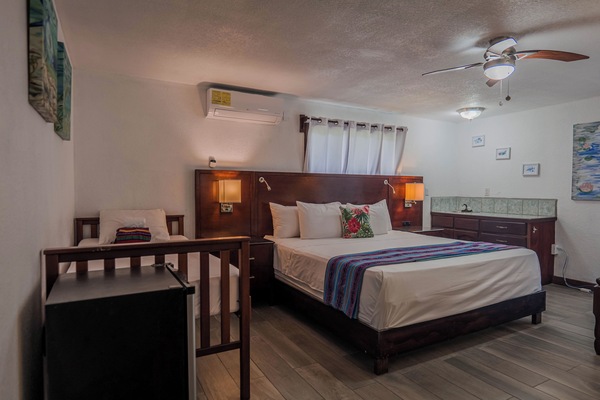 Family Room | Iron/ironing board (on request), WiFi (free), bed sheets