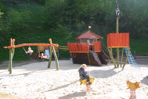 Children’s play area – outdoor - Gasthof Hertigswalde (Sebnitz)