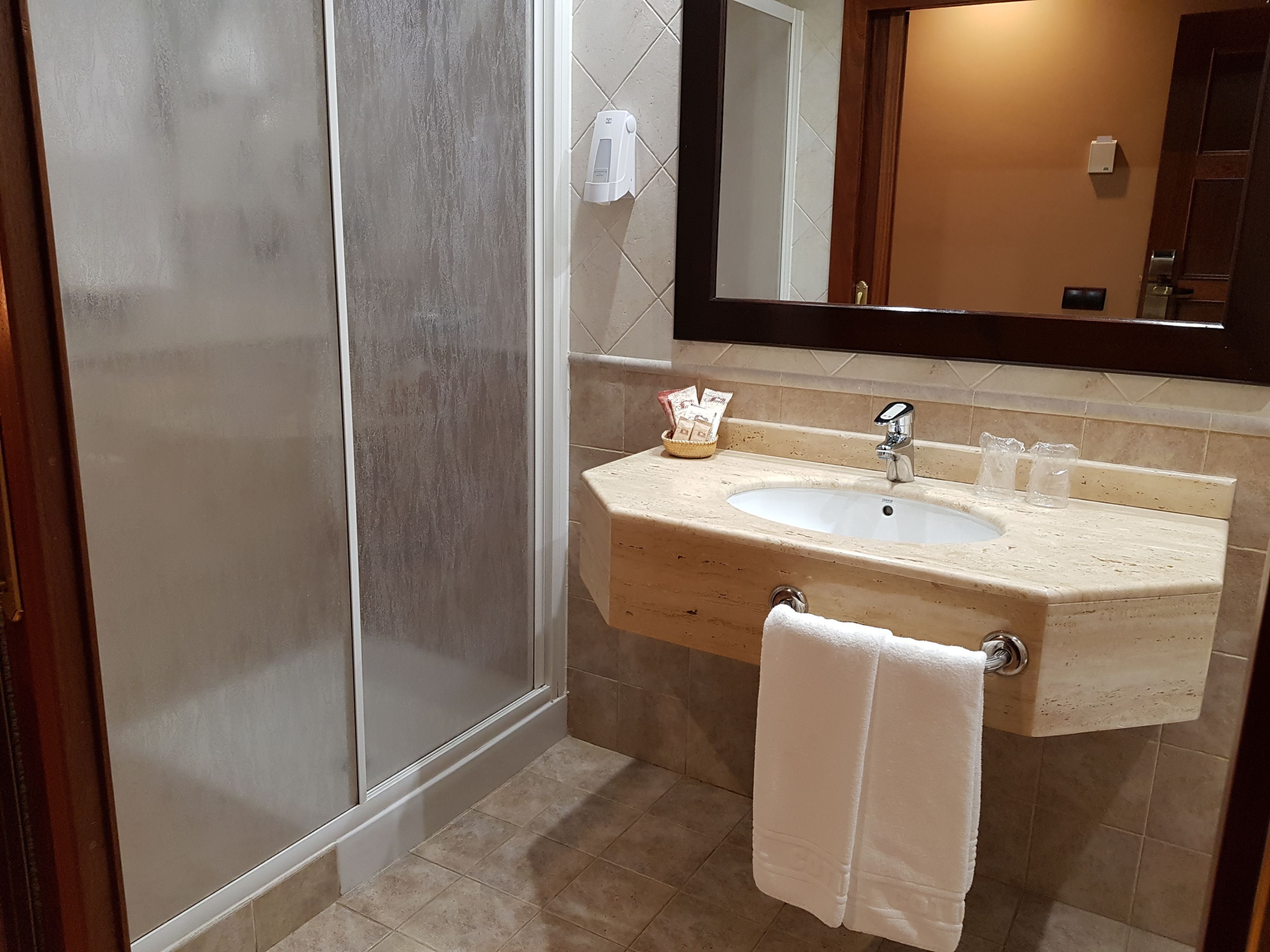 Standard Double Room | Bathroom | Hair dryer, towels
