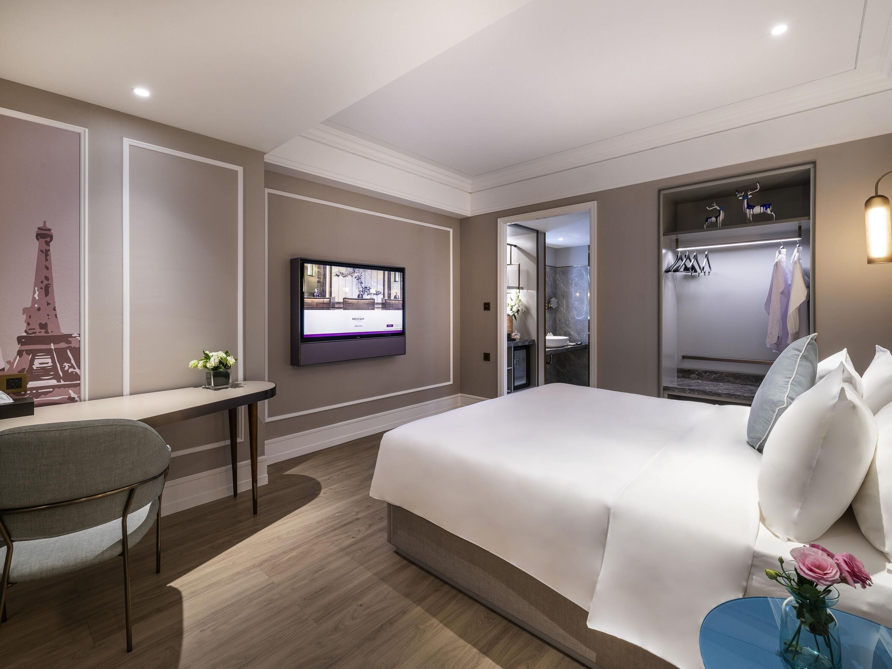 Ropa de cama de alta calidad y minibar 