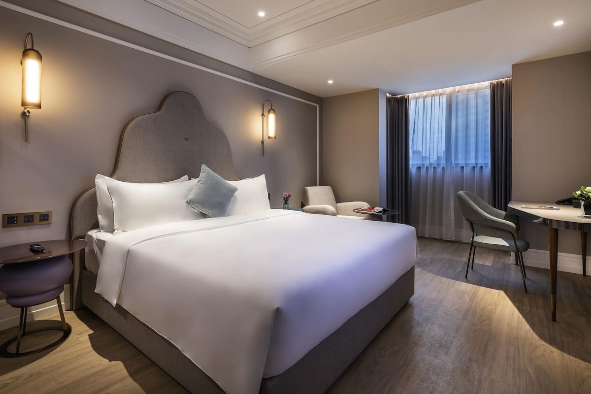 Habitación estándar, 1 cama King size | Ropa de cama de alta calidad y minibar