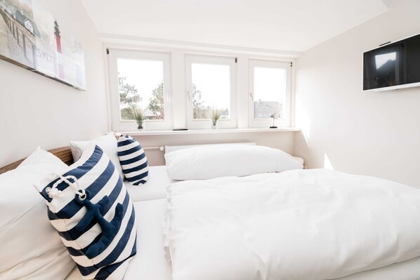 2 Schlafzimmer, Reisekinderbett, WLAN, Bettwäsche