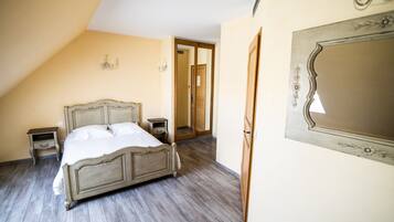 Castle Room and Outbuildings | Premium bedding, individually decorated, individually furnished