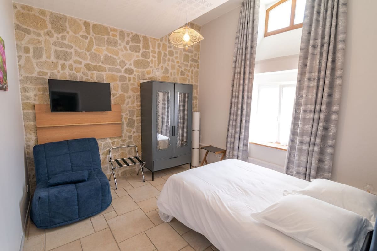 Gite du Lavoir | Premium bedding, individually decorated, individually furnished