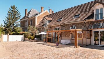 Premium bedding, individually decorated, individually furnished