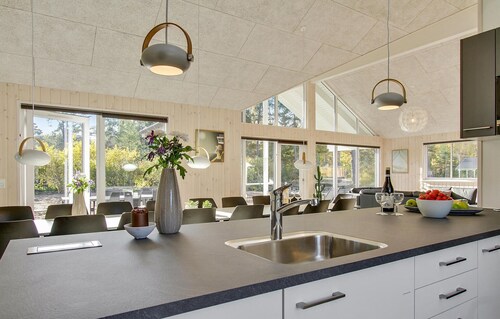 7 bedroom lovely home in Frederiksværk