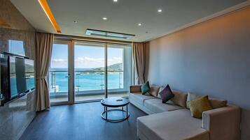 Literie de qualité, rideaux d’obscurcissement, accès au Wi-Fi (inclus)