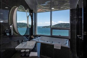 Room - Ramada Suites by Wyndham Geoje (Geoje)