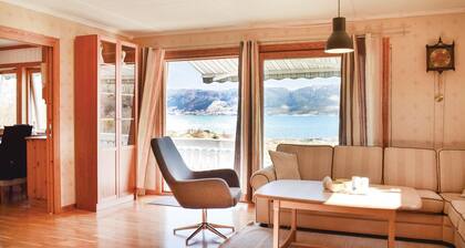 4 bedroom gorgeous home in Hervik