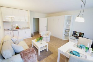 Unclassified image, 5 of 10, button - Klaus-Groth-Str. - Klaus-Groth-Str.2 (Sylt)