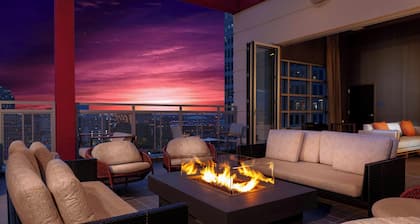 Courtyard by Marriott Dallas Downtown/Reunion District