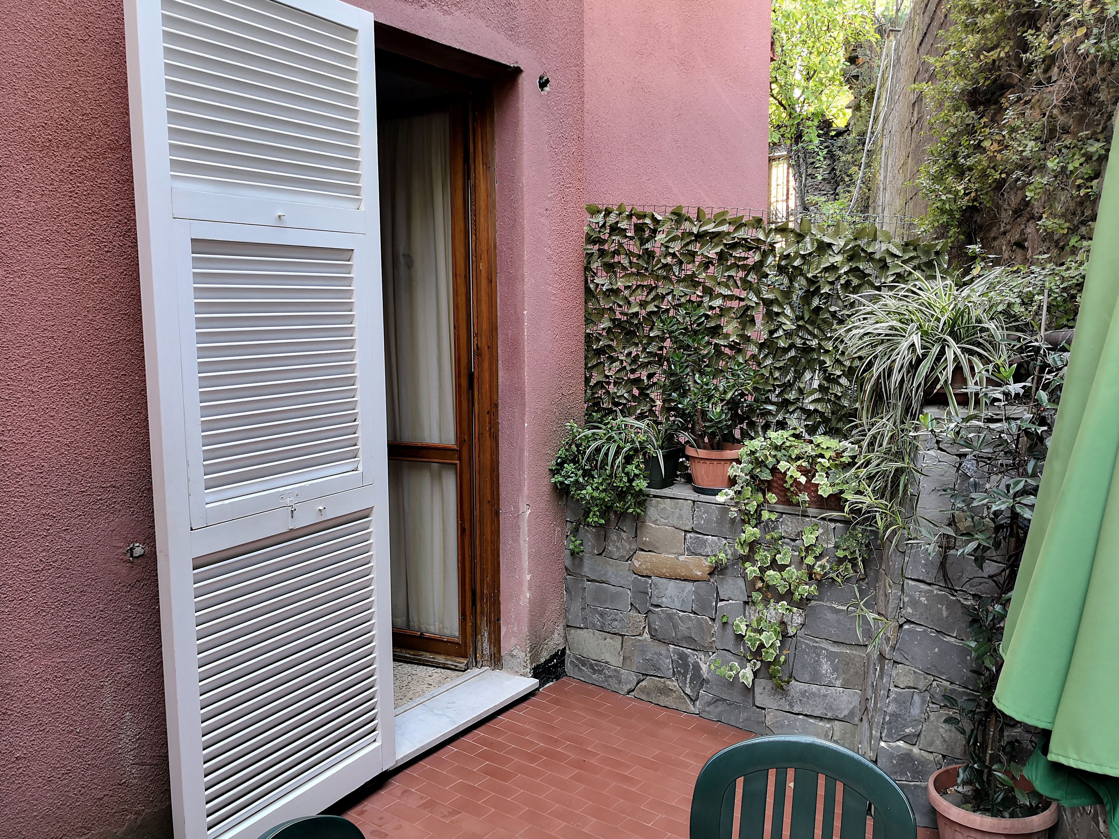 Basic Double Room Single Use, 1 Queen Bed | Desk, free WiFi, bed sheets